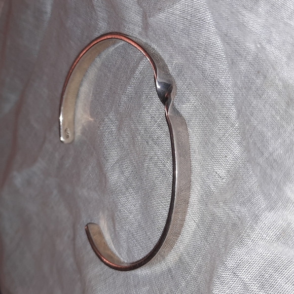 Beautiful sterling silver cuff bracelet twist marked 925 simple twist